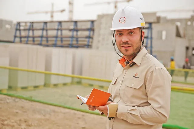 helmet, construction, people, job, work, building, brown construction, brown job, construction, people, job, job, job, job, job. Hvordan oversætter du et jobopslag til kompetencer i CV'et?